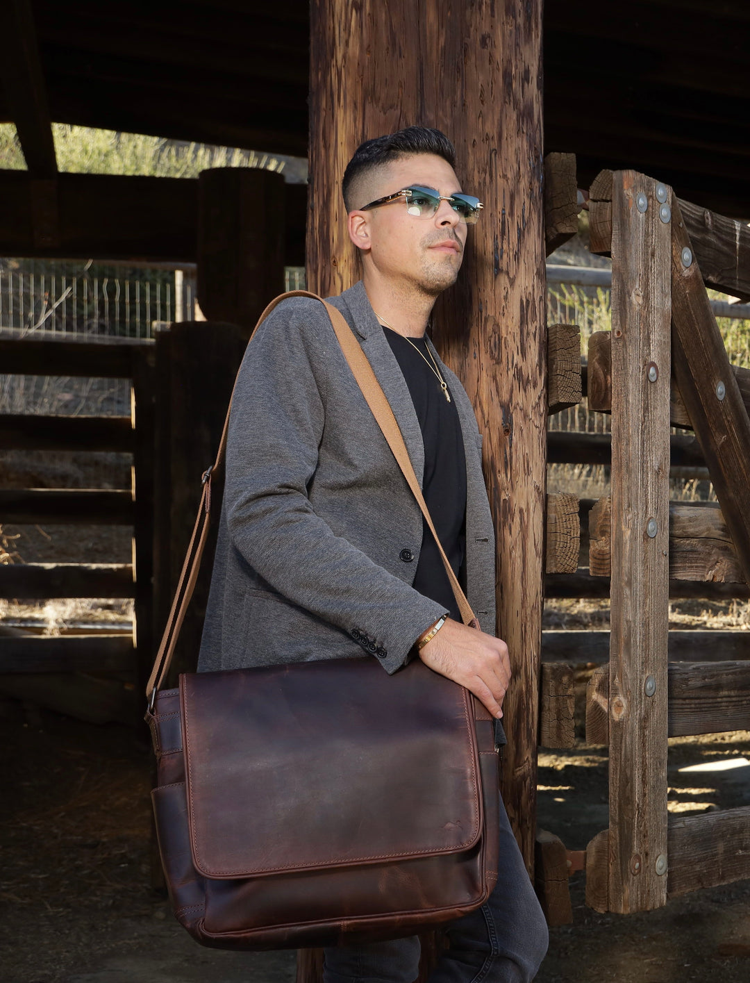 Pine Buffalo Leather Messenger Bag for Men - Image 6